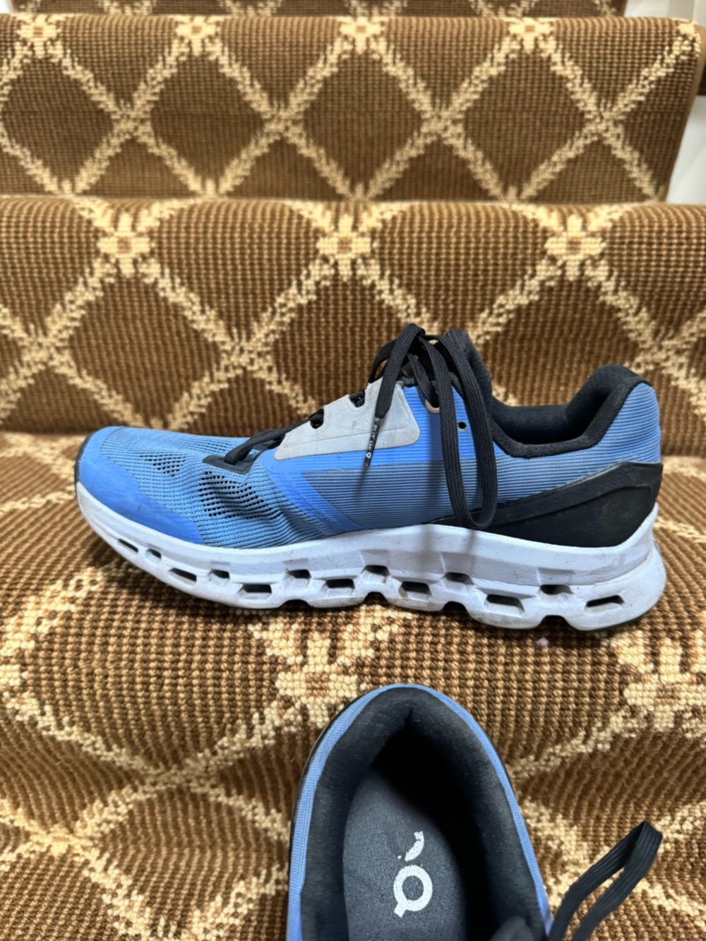 On Cloud Running Blue Mesh Running Shoes - Picture 2 of 6